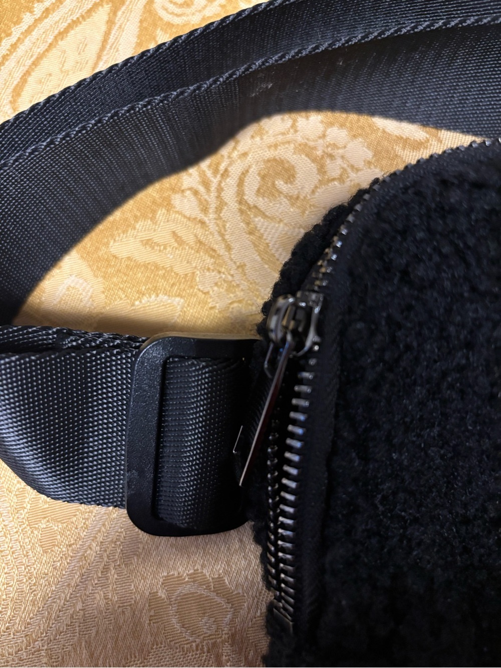 Black Fleece Fanny Pack Belt Bag/Crossbody - Picture 3 of 8